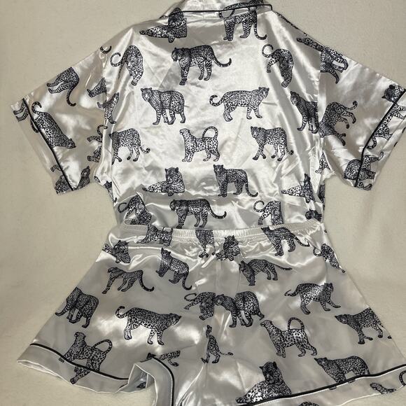 NIGHT Brand Lounge able Satin Pajama Shirt Set With Leopards - Size 10 NWT - Picture 5 of 5